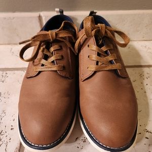 Boys oxford dress shoes - size 6 - like new